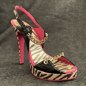 Just the Right Shoe - “Girls Gone Styled”